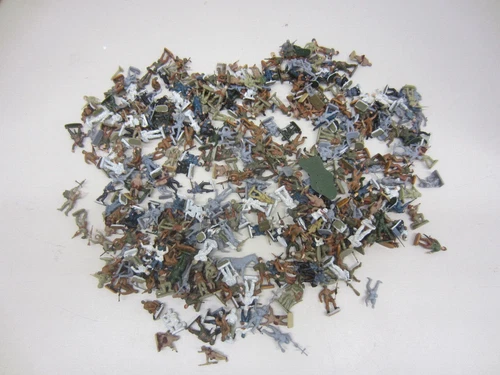 HUGE LOT of 380 World War II Toy Soldier 1/72 Approximately 1" Tall WWII WW2