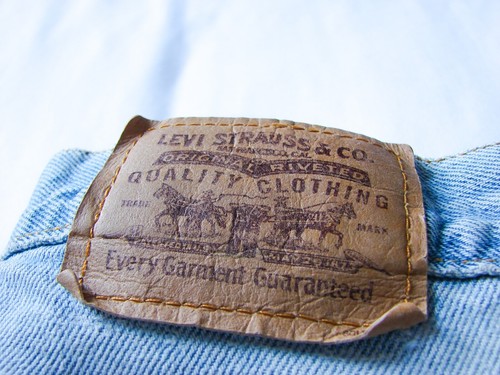 Vintage Levi's Late 90s Orange Tab Light Blue Mudwash Slim Tapered Denim Jeans - Picture 5 of 16