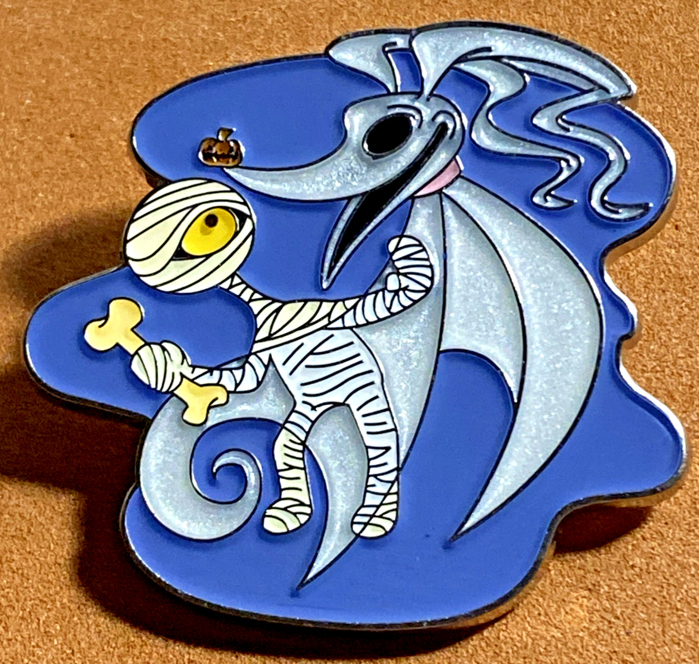 DISNEY WDW 2023 NIGHTMARE BEFORE CHRISTMAS MUMMY HOLDING BONE FOR ZERO PIN