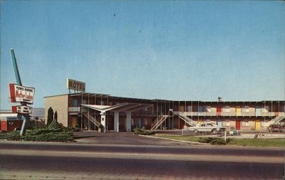 Mountain Home, Idaho ID Town House Motor Lodge 1968 Logan, UT Chrome Postcard