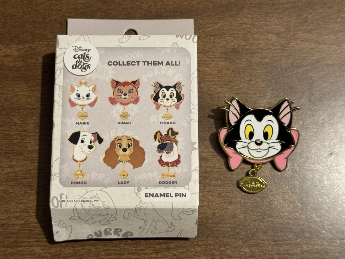 FIGARO with NAME TAG DANGLE PIN - Disney Pinocchio - Monogram Cats