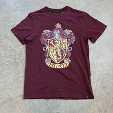 NEW Wizarding World of Harry Potter Gryffindor Embroidered T Shirt Size Medium