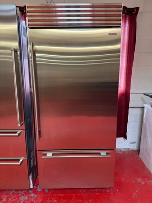36  Subzero Refrigerator Freezer CL3650UIDSTR (New Showroom 12/2023 Model)