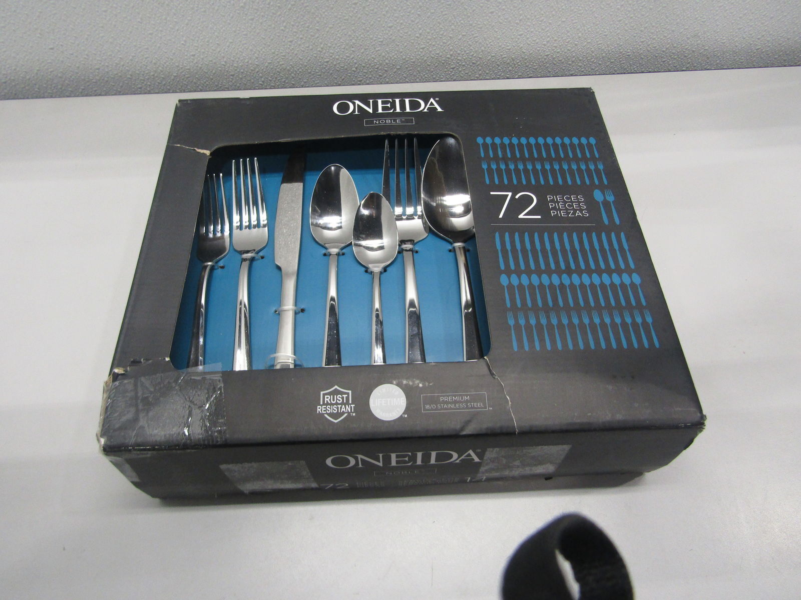 Oneida Noble 72Piece Flatware Set 894724 eBay