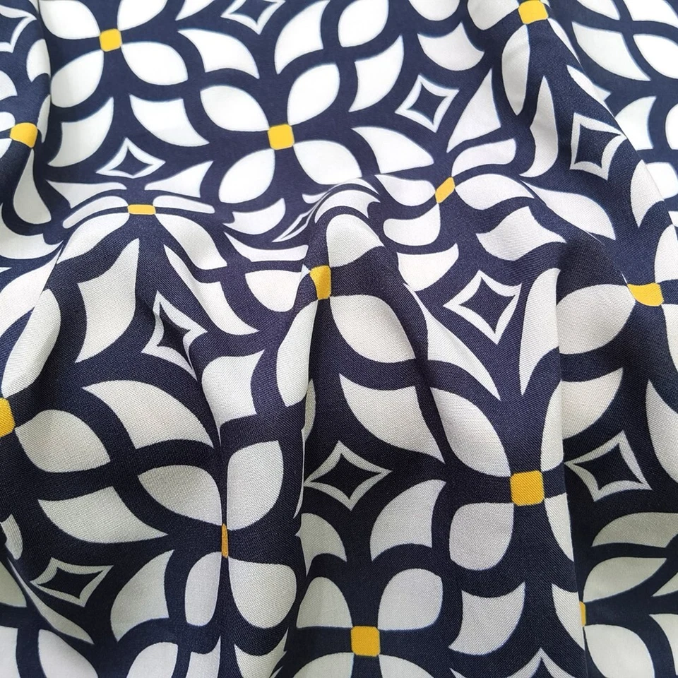 1 Meter X 1.4 Meter Navy White Retro Viscose Fabric Soft Sewing Material Rayon - Bild 2 von 4