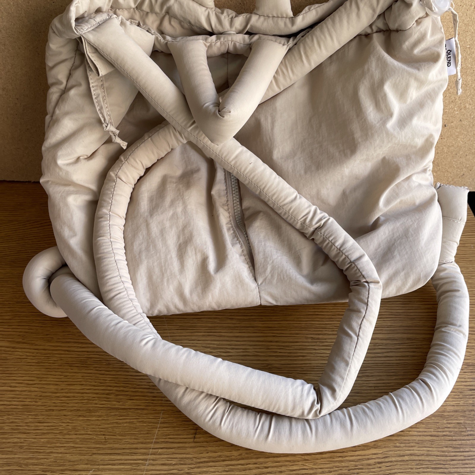 Olend Backpacks Ona Soft Bag Shoulder Bag Beige Puffer - Gem