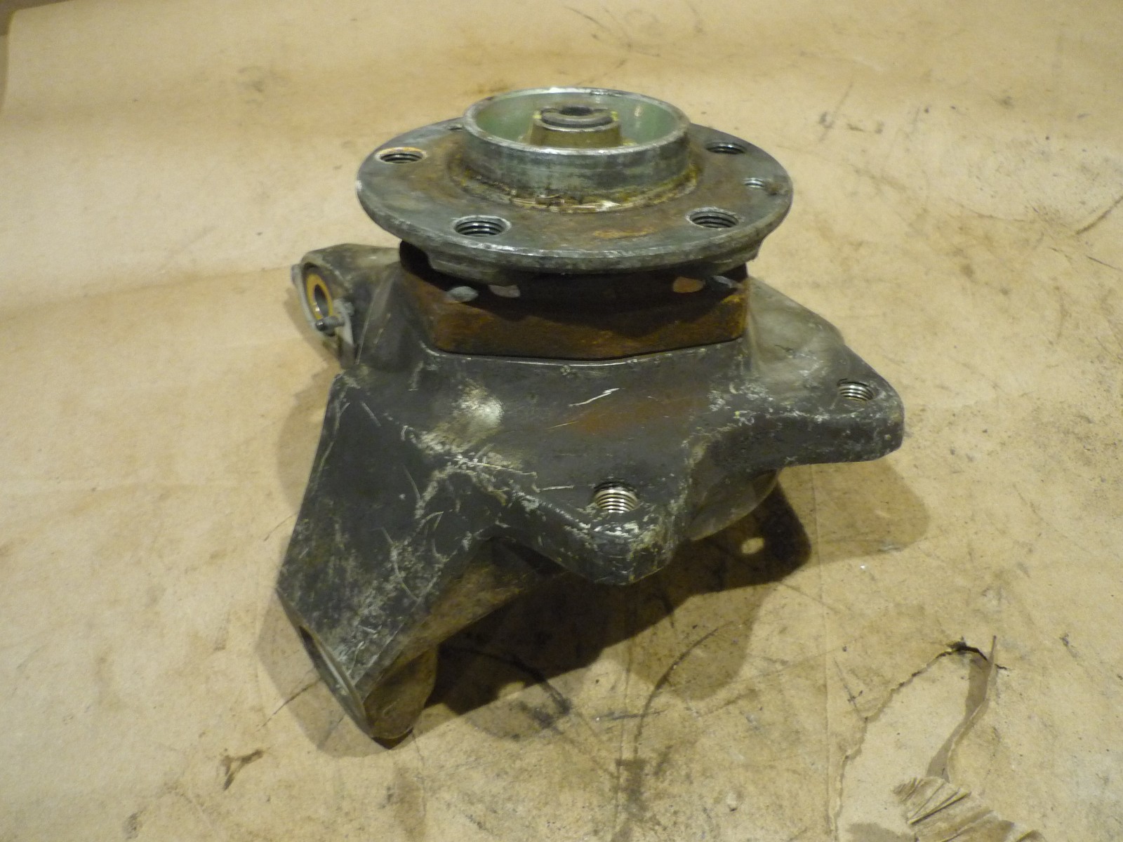 Ferrari 355 - RH Front Hub Spindle Knuckle & Bearing - P/N 167484