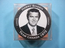 1972 CANADA HOCKEY TEAM OF THE CENTURY HOCKEY PUCK HARRY SINDEN SHARP!!