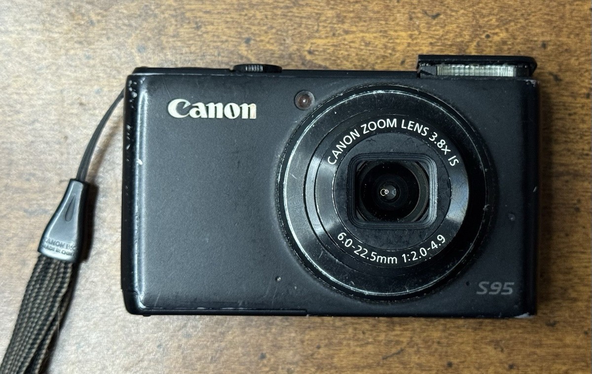Canon S95 Powershot 10.0MP Digital Camera Optical Zoom 3.8x