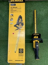  DCHT821B DeWalt 20V MAX 22 inch Brushless Cordless Hedge Trimmer (Tool Only)