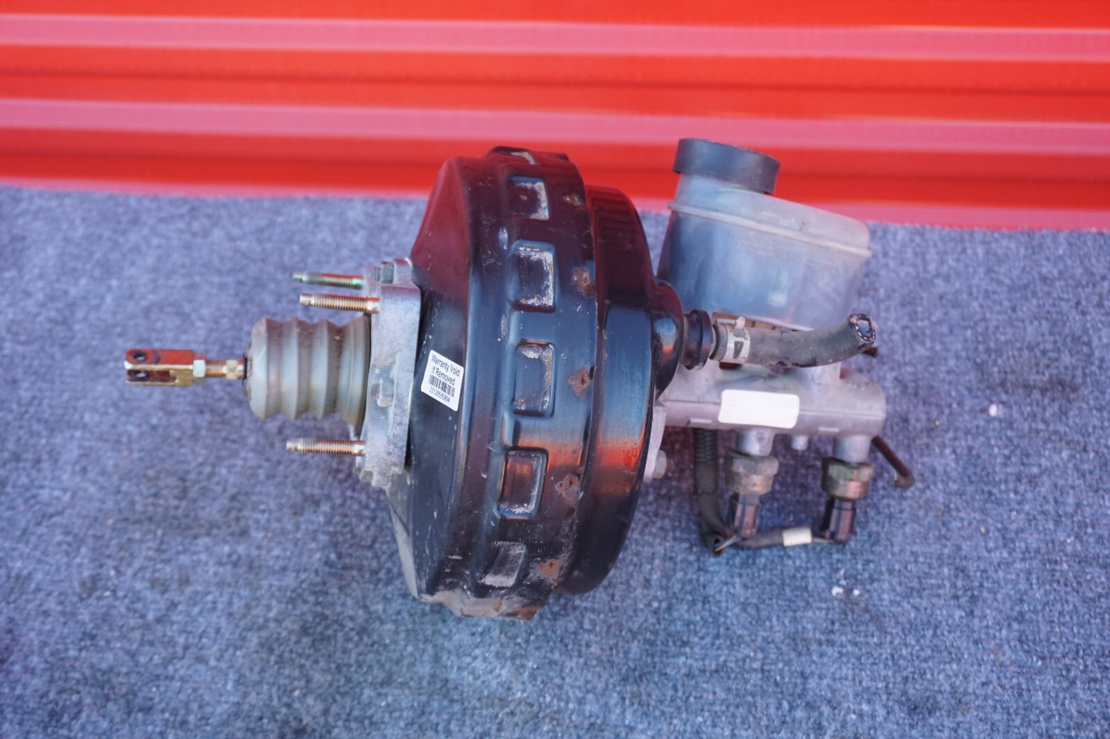 2001-2003 Toyota Sequoia Brake booster master cylinder 4720C-0C061