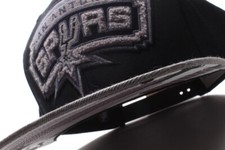 San Antonio Spurs Collecting and Fan Guide 49