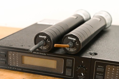 Shure U4D-J4 Wireless Receiver w/ two U2/BETA87A Handheld Mics - J4 Band CG01YHE - Afbeelding 10 van 19