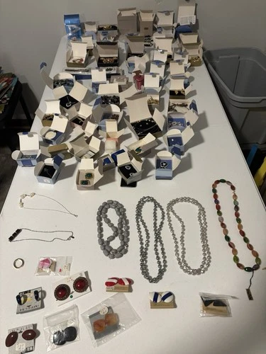 BIG AVON JEWELRY LOT Vintage Costume 1970-80s 2000s MOST ORIGINAL BOXES Lot 1