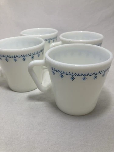 Vintage Pyrex Corning Blue Garland Snowflake Coffee Mug Set Of 4 GrannyCore