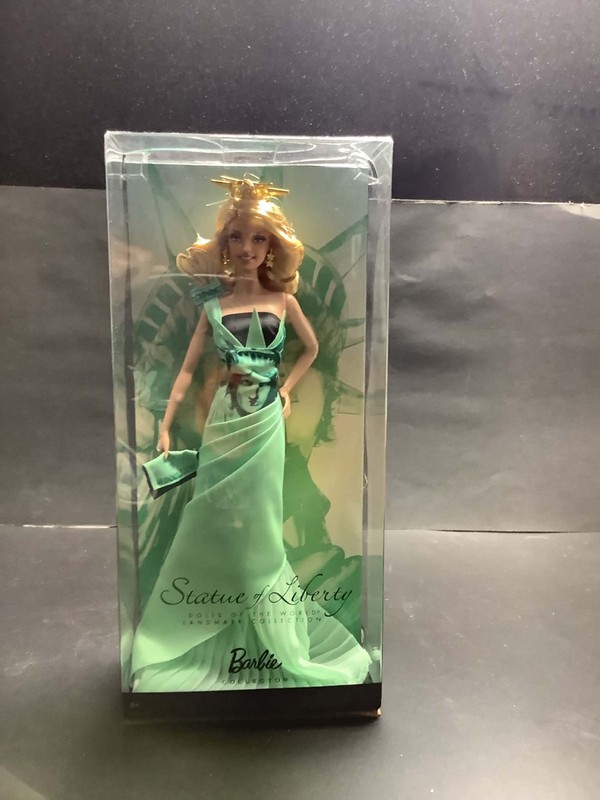 Barbie STATUE OF LIBERTY Doll 2009 Dolls of the World Pink Label Mattel #T3772