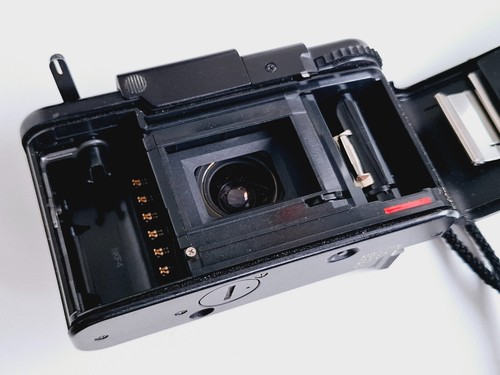 Vintage Olympus XA4 DX Rangefinder Macro 35mm 3.5 Zuiko Lens + A11 Flash - Picture 8 of 10
