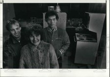 1991 Press Photo Greg King, his mother Veronica King and his brother Kevin King