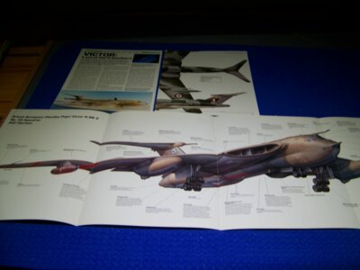 HANDELEY PAGE VICTOR B/K SERIES...CUTAWAY/POSTER/3-VIEWS/SPECS/PROFILES (340EE)