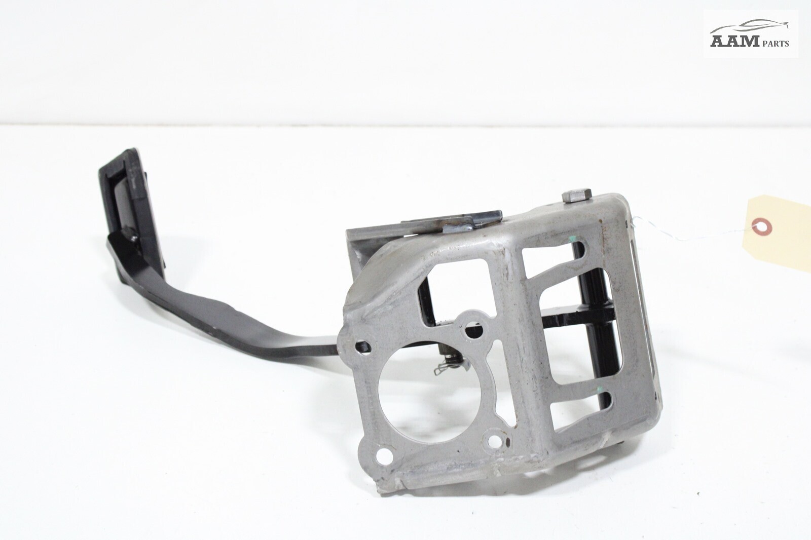 2017-2021 MASERATI GHIBLI M157 FRONT LEFT SIDE BRAKE STOP PEDAL 06700311050 OEM