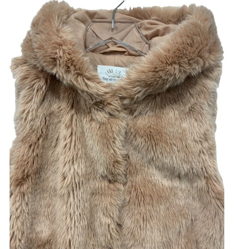Zara Girls Outerwear Faux Fur Vest Size 9 /10 140 Cm Pink Fuzzy Snap Closure - Picture 2 of 6