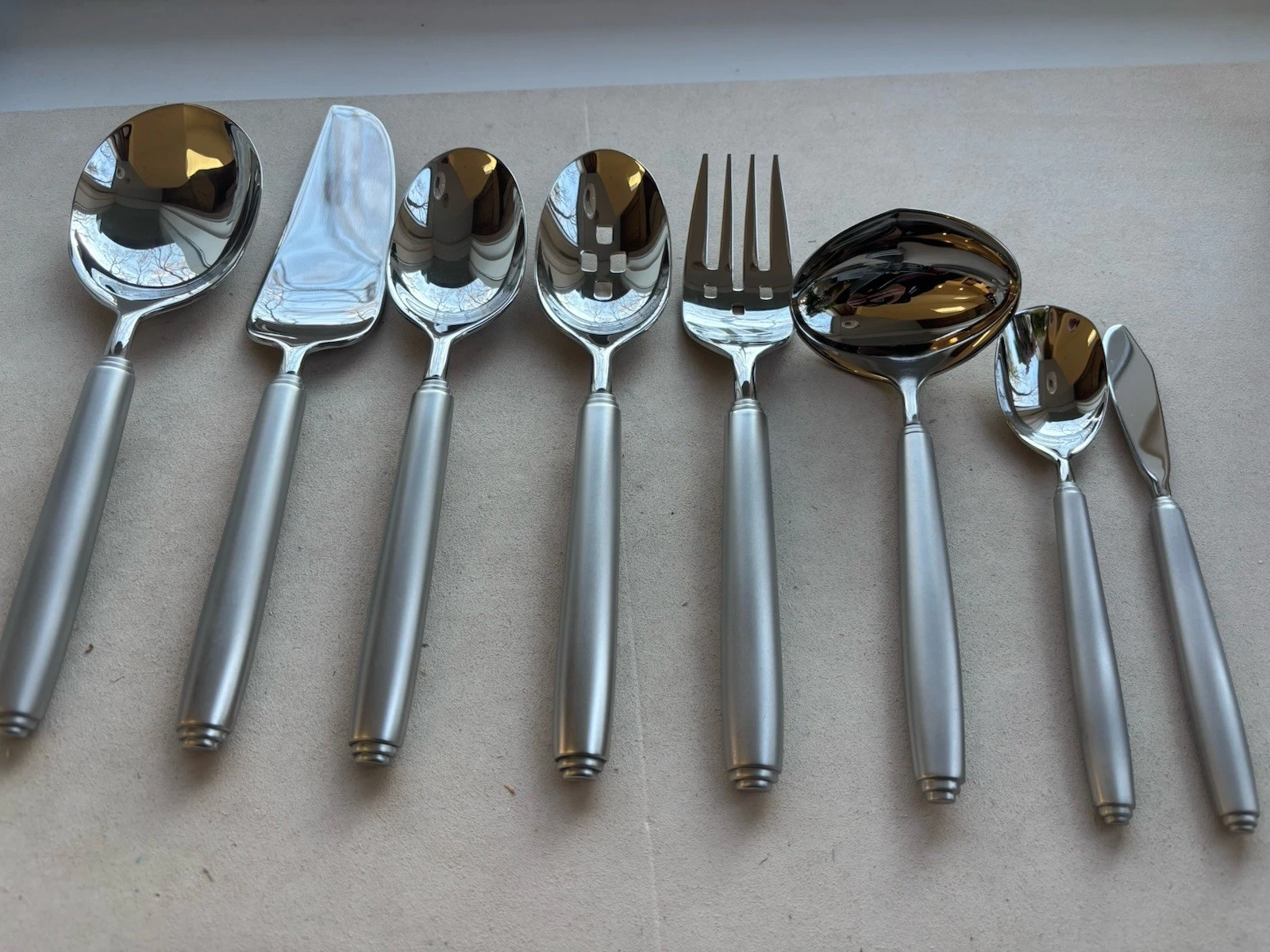 Oneida - LAMAIS (frost finish) - huge lot of 8 serving pieces NIB