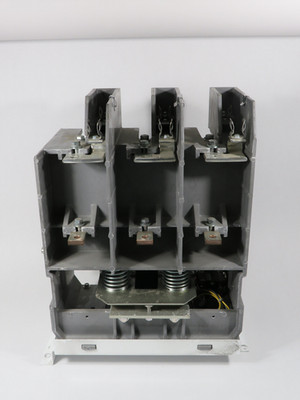 Allen-Bradley 1502-VC4DBDA-0 Vacuum Contactor 7200V 3Ph 50/60Hz 110VDC SerF USED
