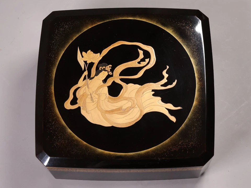 Caja de dulces de laca japonesa de 10,9 pulgadas dorada doncella celestial voladora era Meiji 19 Foto 2 de 4