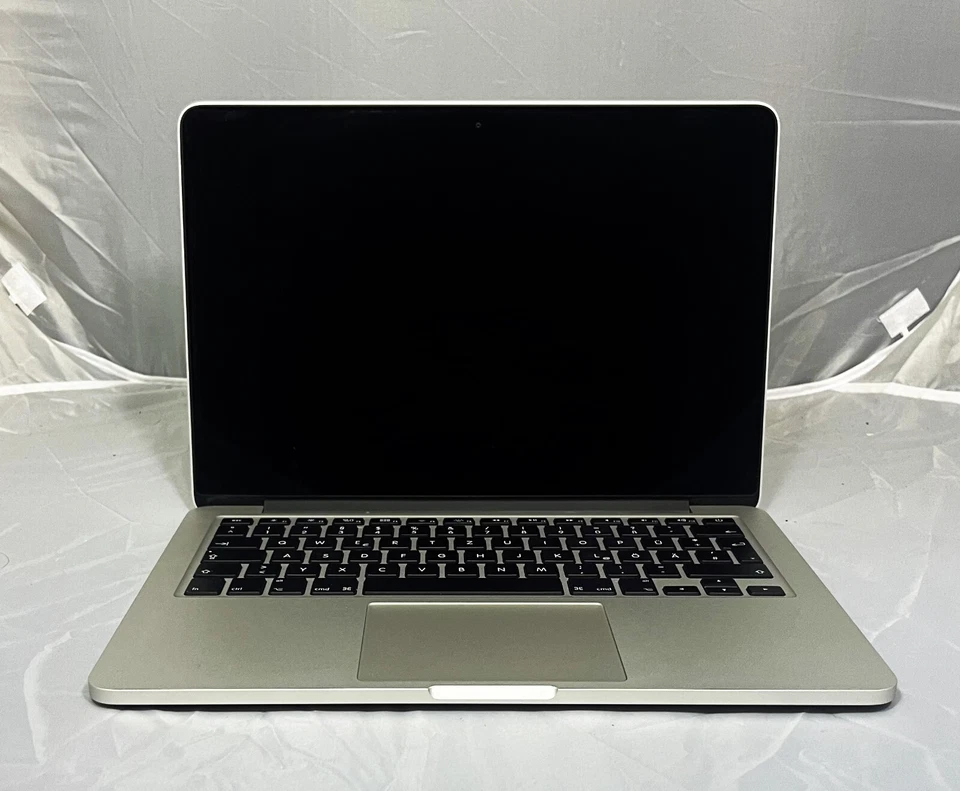 Apple MacBook Pro A1502 Intel Core i5 2.4GHz 13.3Zoll Retine 128GB SSD 4GB DDR3 - Bild 2 von 4