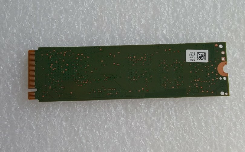 SSD NVMe M.2 Intel 256 Go – Modèle SSDPEKKF256G8L, Occasion En état Fonctionnel
