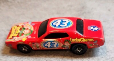 HOT WHEELS RICHARD PETTY 43 LUCKY CHARMS '71 PLYMOUTH GTX RED CAR