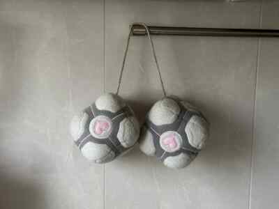 Rare Valve Portal Original Companion Cube Fuzzy Dice