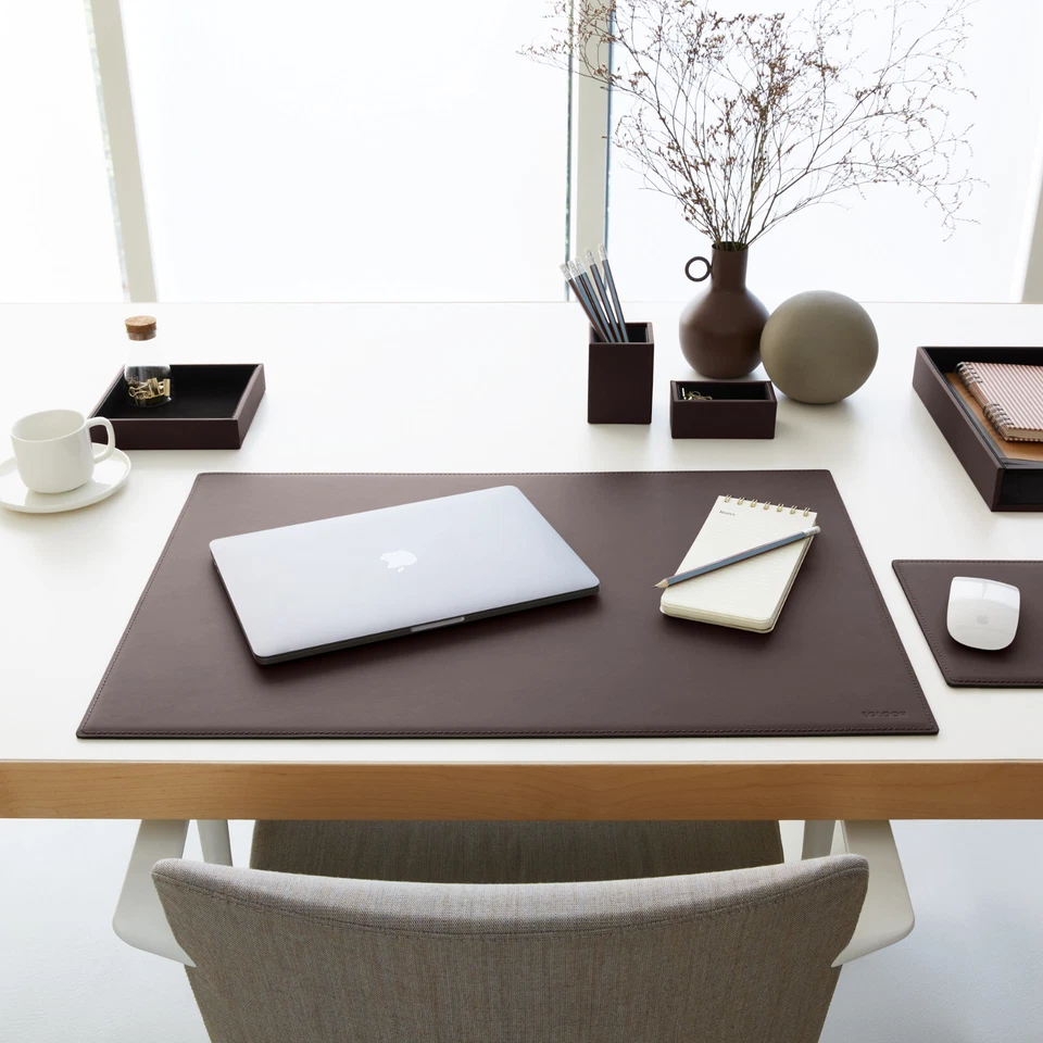 Sottomano Scrivania Cuoio Marrone Scuro - Angoli Squadrati Cuciture Perimetrali - Immagine 3 di 4