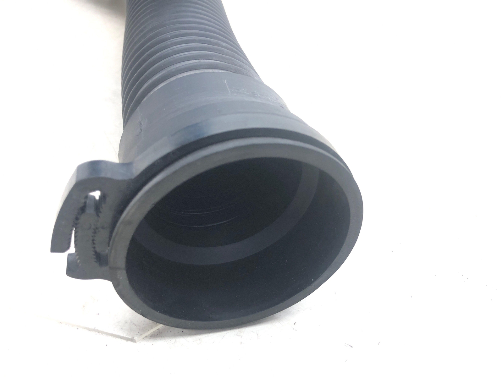 2009 ASTON MARTIN V8 VANTAGE 4.7L AIR INTAKE Y PIPE DUCT HOSE 6G33-9C623-DB OEM