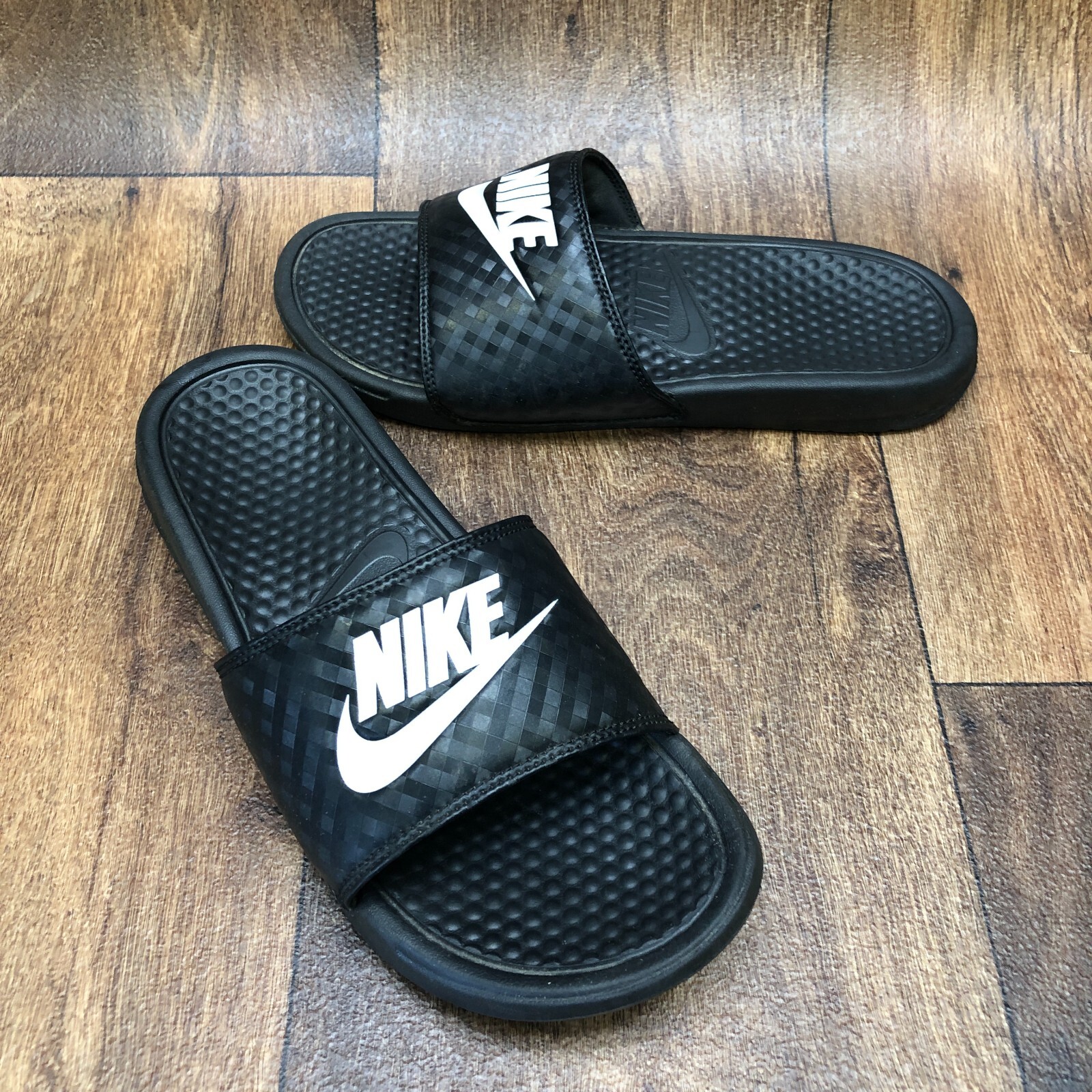 Nike Benassi JDI Slide Sandals Black White Womens Size 9