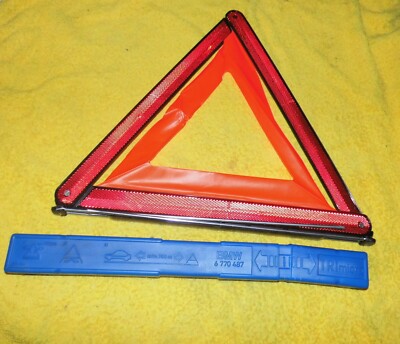 BMW Original Triangle Warndreieck mit Behälter Warning Triangle 6770487 E91 