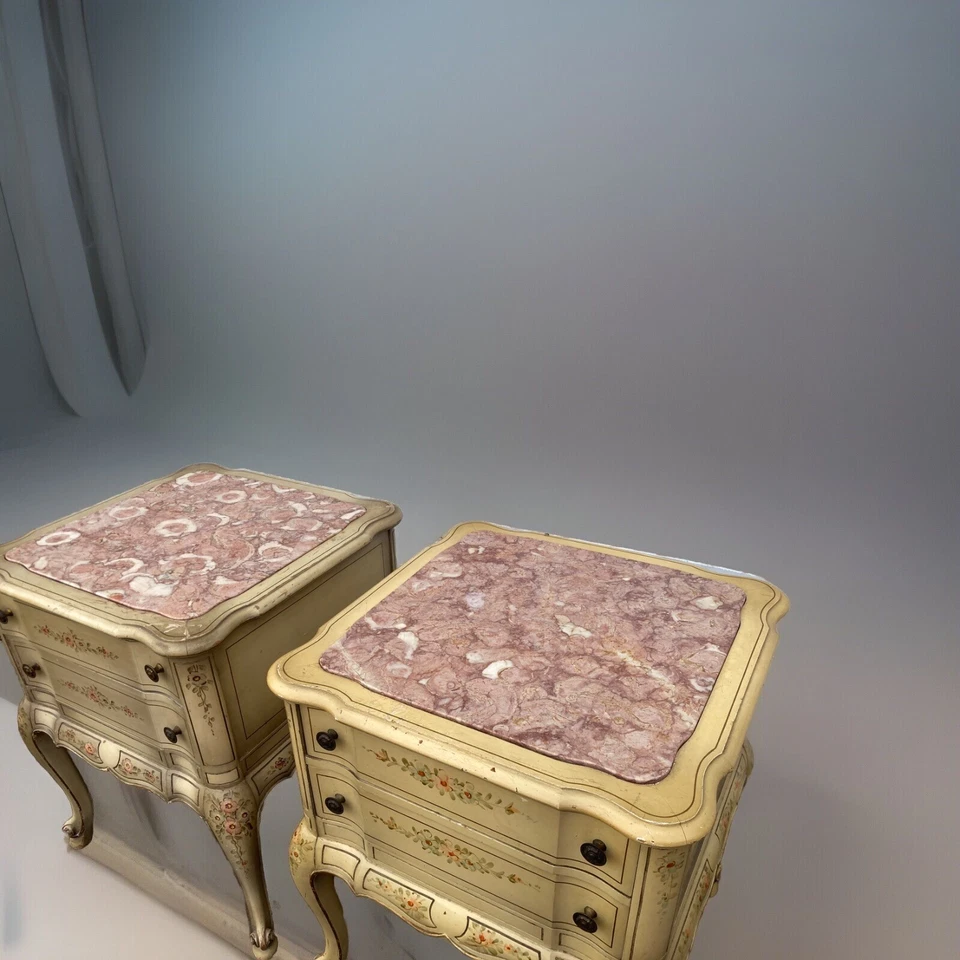 PAR DE MESITAS DE NOCHE VINTAGE ESTILO FRANCÉS por VAN SCIVER tapas de mármol rosa Foto 2 de 4