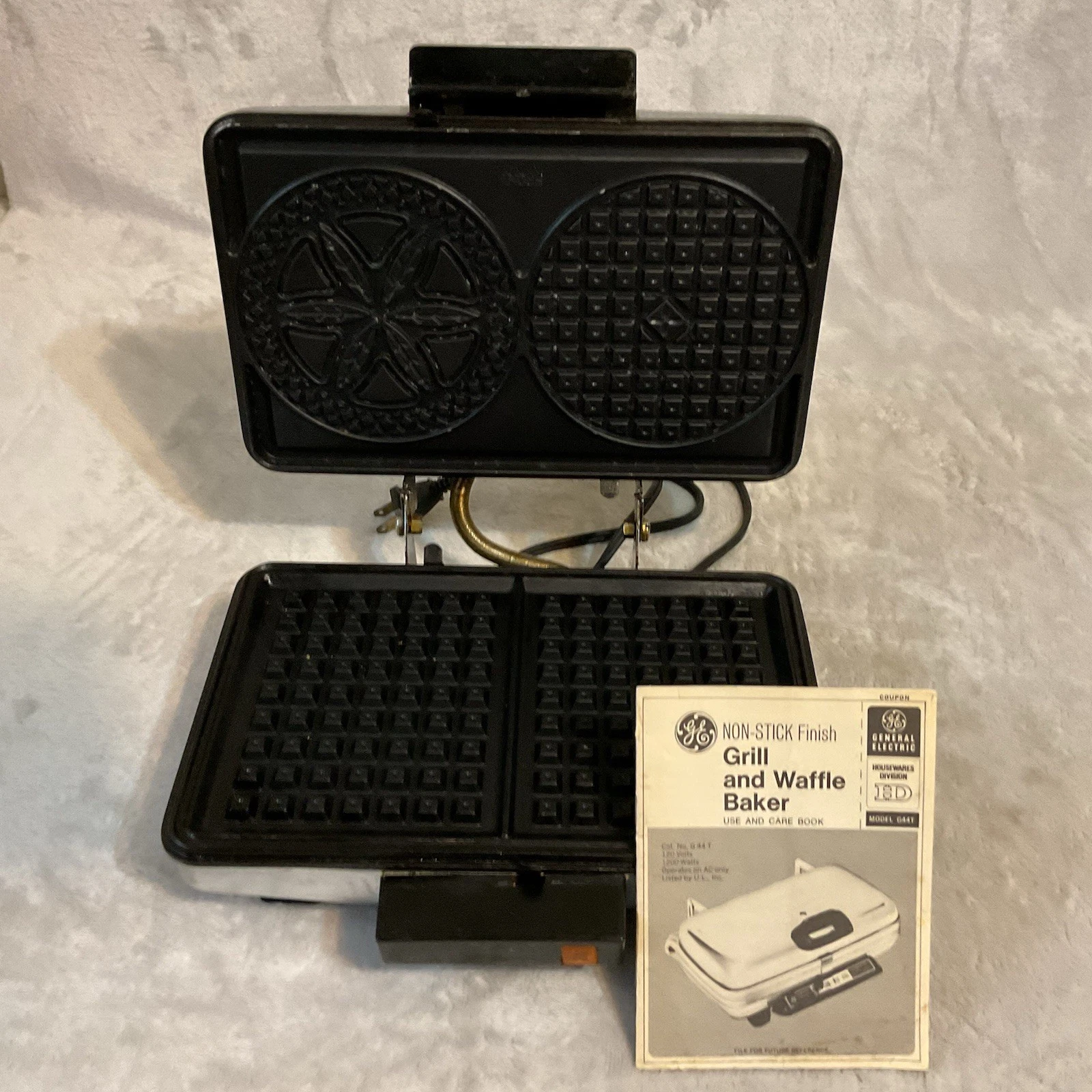 Vintage GE Rival Pizzelle Waffle Baker Removable Reversible Model 9705 Manual