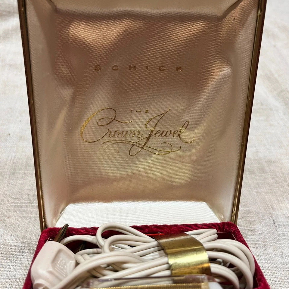 Afeitadora eléctrica Schick The Crown Jewel modelo 700 de colección con estuche Foto 2 de 4