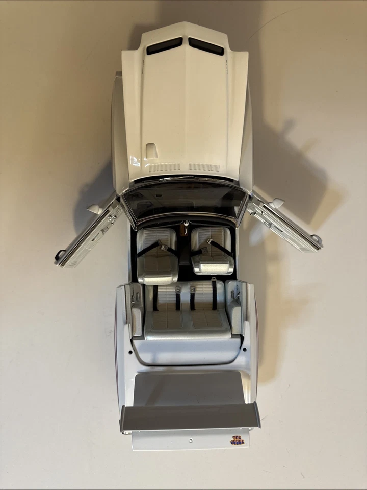 GMP 1/18 SCALE WHITE 1971 PONTIAC GTO JUDGE CONVERTIBLE 1 OF 2496 VERY NICE !! - Image 3 of 4