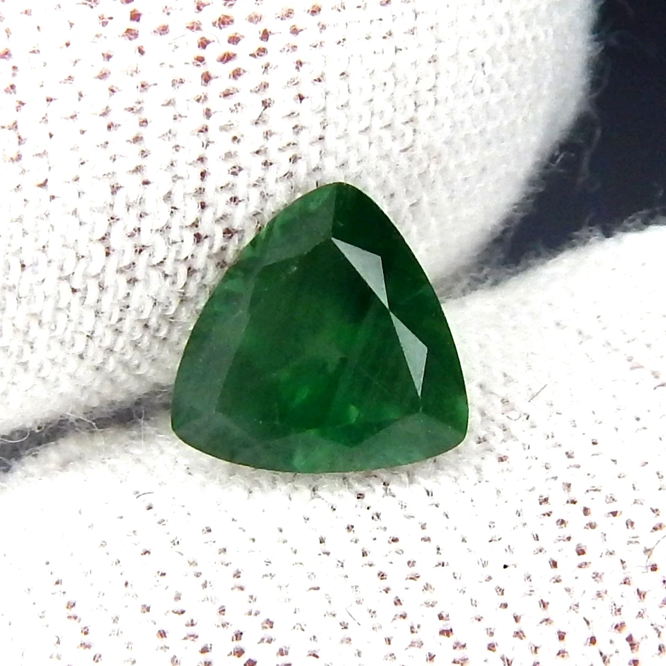 1,3 quilates VVS apatita verde viva natural extraída sin calefacción facetada trillón Brasil Foto 3 de 4