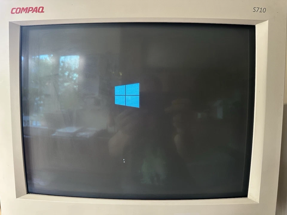 VINTAGE retro classic Compaq 17" CRT Monitor S710 Tested & Working as Pics Show - Image 2 of 4