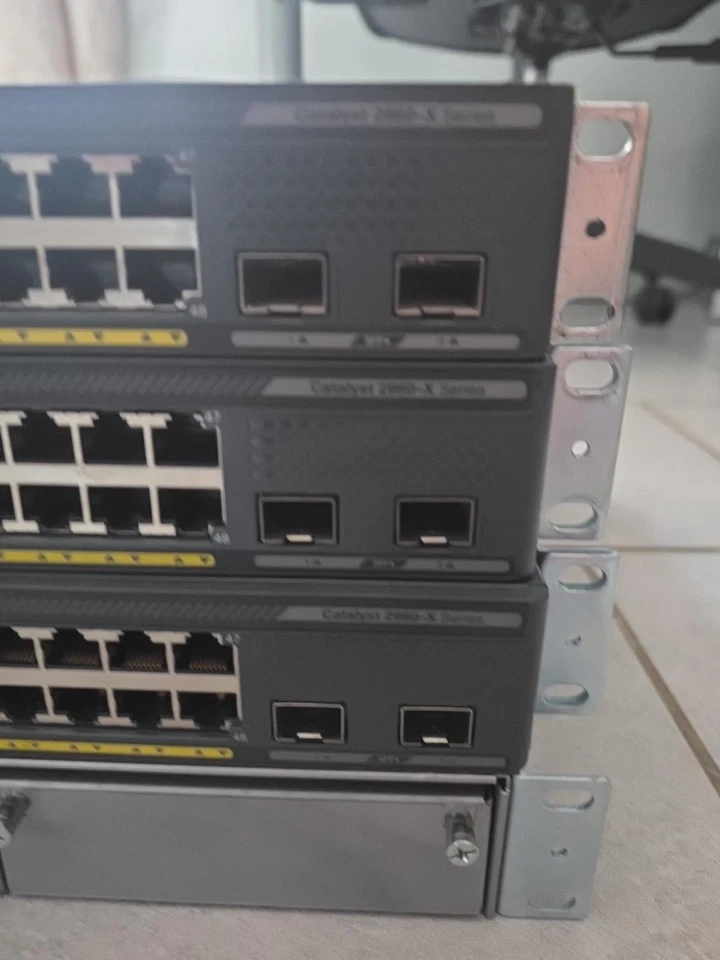 Lot Cisco – 3x Catalyst 2960X-48FPD-L PoE+ + Catalyst 4500X-32SFP+ - Photo 2/4