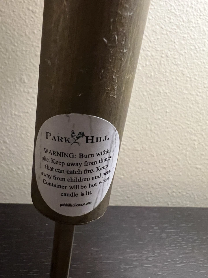 Candelabro cónico Park Hill Collection 100 % hierro, acabado dorado antiguo Foto 4 de 4