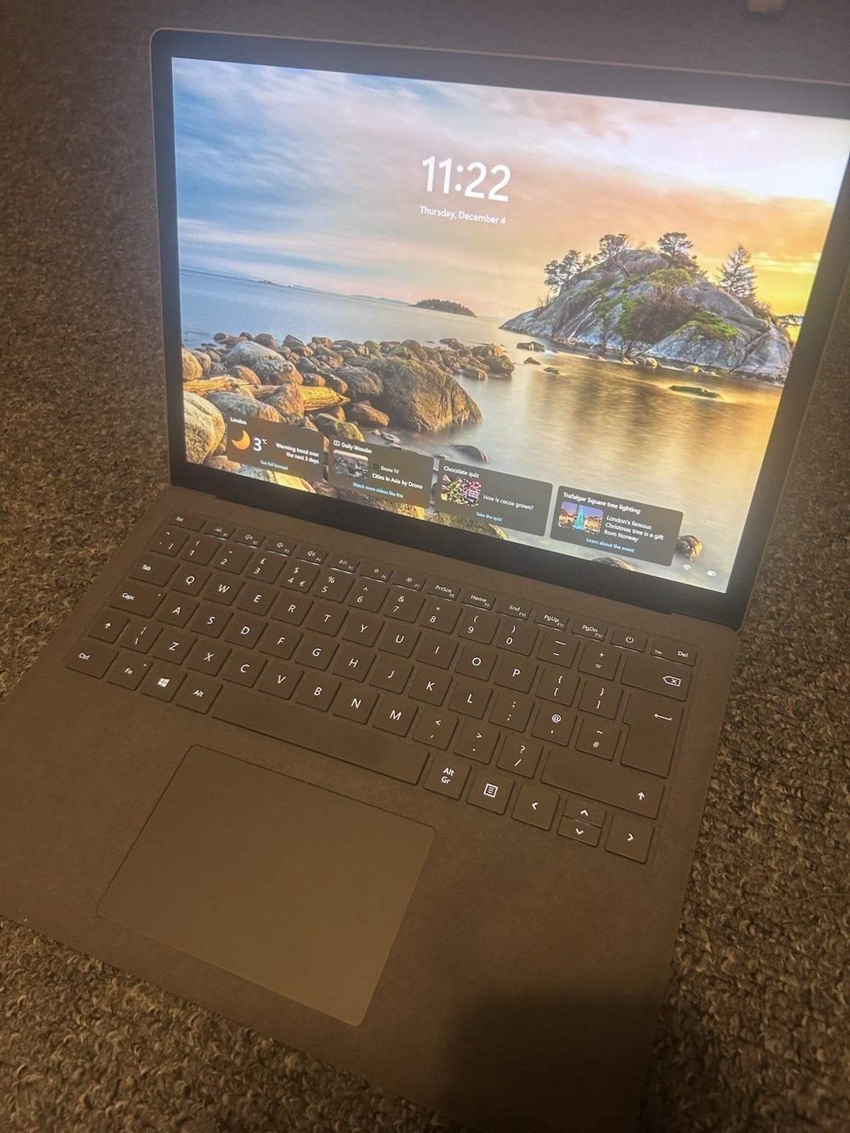 Microsoft Surface Laptop 3 I5-1035G7 8GB RAM 119GB SSD 13.5 Inch