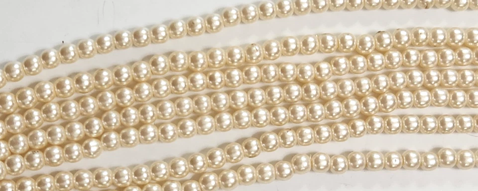 Collar Avon de 7 hilos de perlas de imitación de vidrio crema estilo clásico de moda Foto 4 de 4