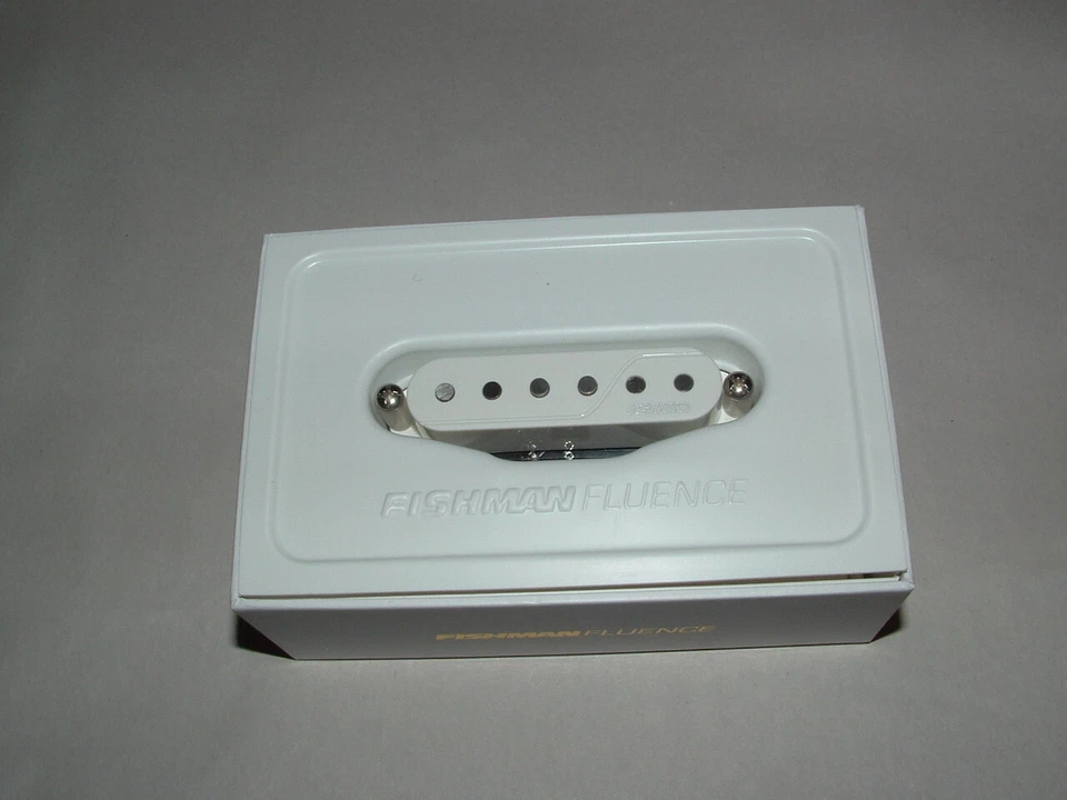 Pastilla Strat pasiva Fishman Fluence PRF-SSS-BP1 6 ancho único BLANCA Y NEGRA Foto 3 de 3