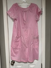 Light Pink Pearl Snap Housecoat Duster with Embroidery Embellishment Size M