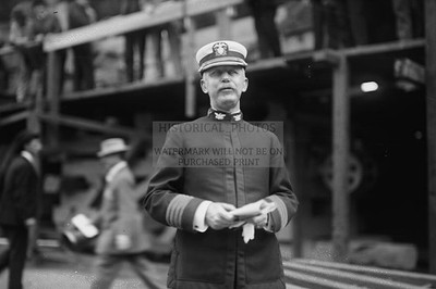 NAVAL CONSTRUCTOR WJ BAXTER AT LAUNCHING OF VESTAL BROOKLYN 1 4X6 POSTCARD PHOTO