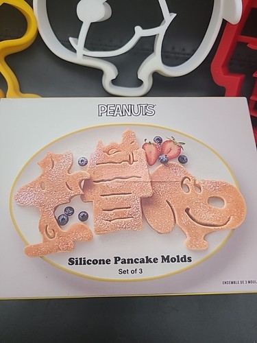 EUC: Set of 3 Williams Sonoma Peanuts Silicone Pancake Molds, Snoopy Woodstock - Picture 2 of 5